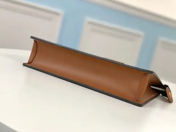 AAA Pruses Bags CLUTCH VUITTON LOUIS 0526